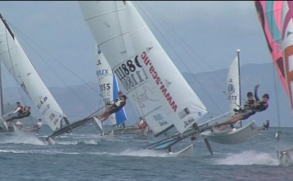 Le Hobie cat sur la côte blanche dans Nautisme sur LCI